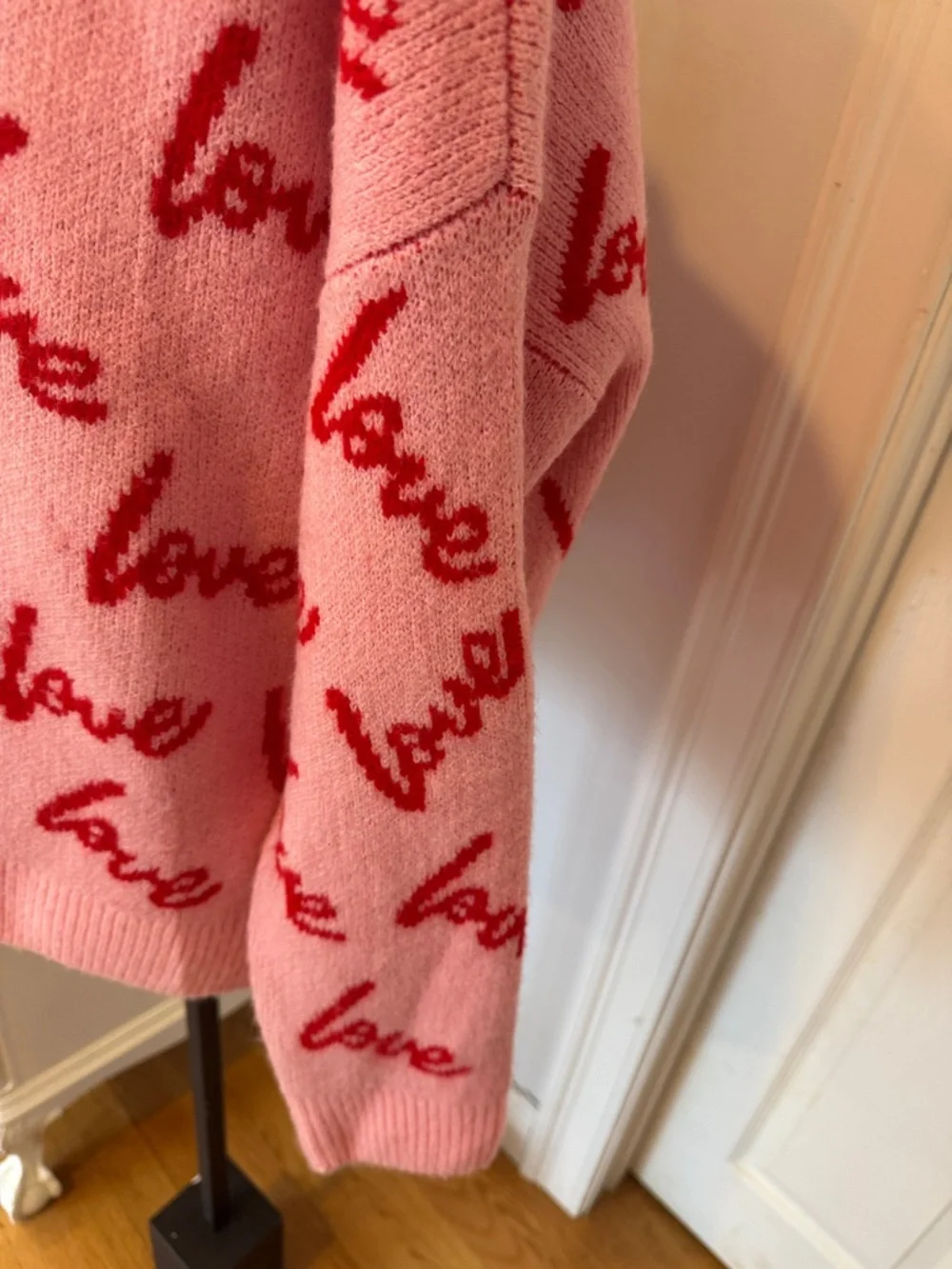 CeCe Pink Crewneck Sweater with Red 